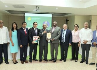 COOPNAMA reconoce al médico y filántropo Cruz Jiminián y al profesor Melanio Hernández, autor de Nacho