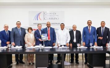 Julito Fulcar presenta el Plan Estratégico Peravia 2025-2055 durante almuerzo con Grupo de Comunicaciones Corripio.